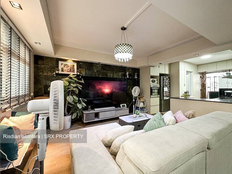 Blk 827 Woodlands Street 81 (Woodlands), HDB Executive #585007111